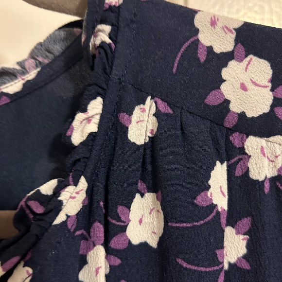 J Crew Tie Neck dress Tiered Dress in Scattered Peony- size medium. - Picture 7 of 9